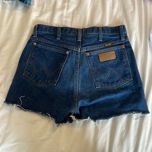 Vintage Wrangler 13MWZ Dark Wash Cutoff Denim Shorts